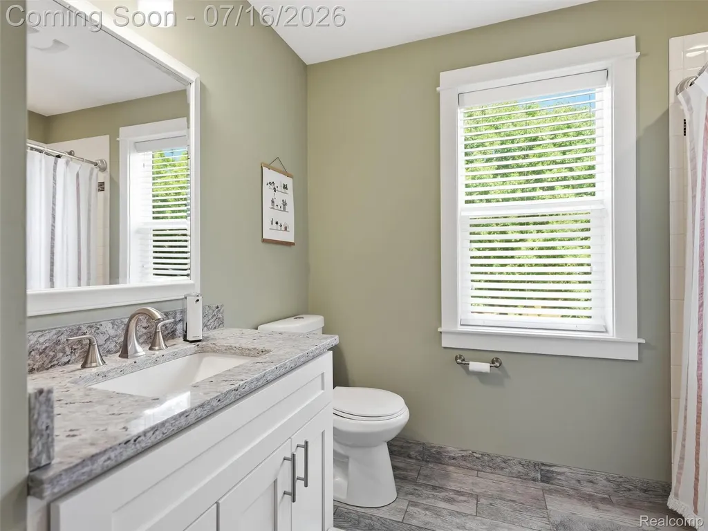 1427 N Maple Avenue Royal Oak City MI 48067