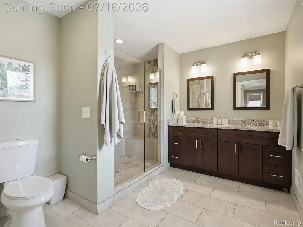 1427 N Maple Avenue Royal Oak City MI 48067
