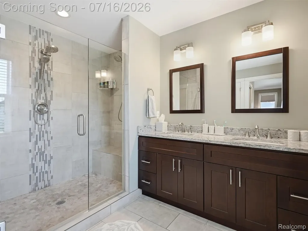 1427 N Maple Avenue Royal Oak City MI 48067