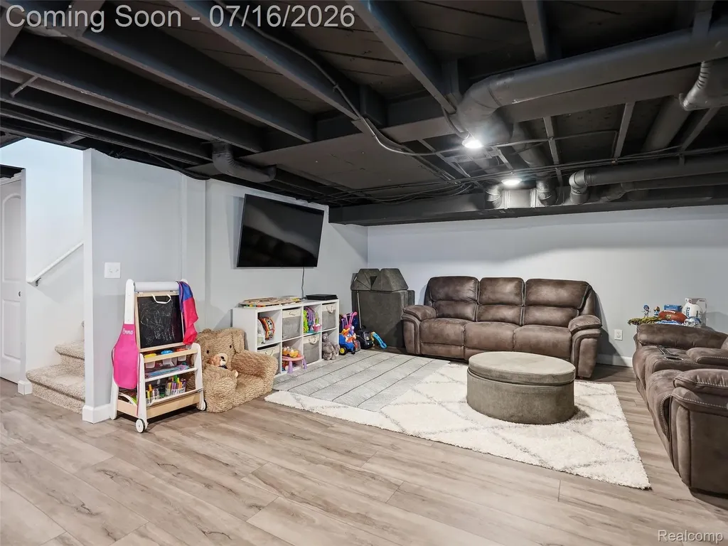 1427 N Maple Avenue Royal Oak City MI 48067