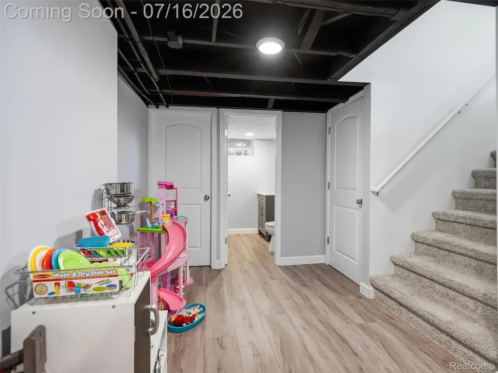 1427 N Maple Avenue Royal Oak City MI 48067