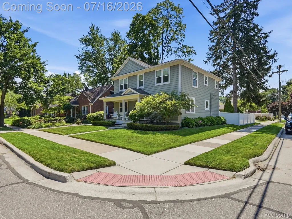 1427 N Maple Avenue Royal Oak City MI 48067