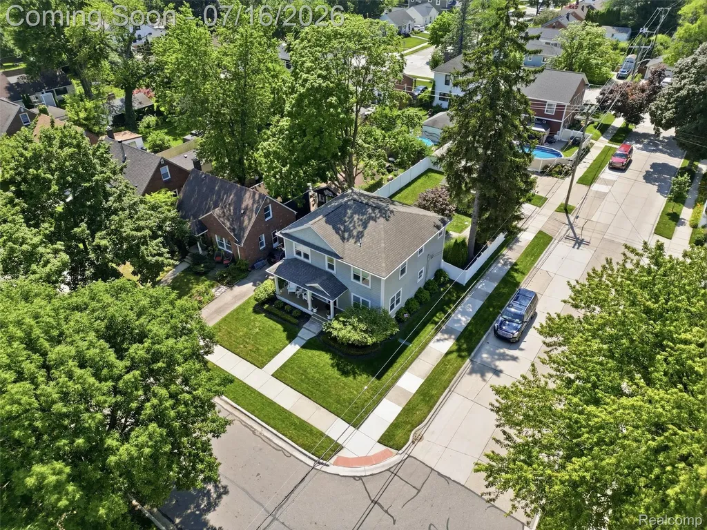 1427 N Maple Avenue Royal Oak City MI 48067