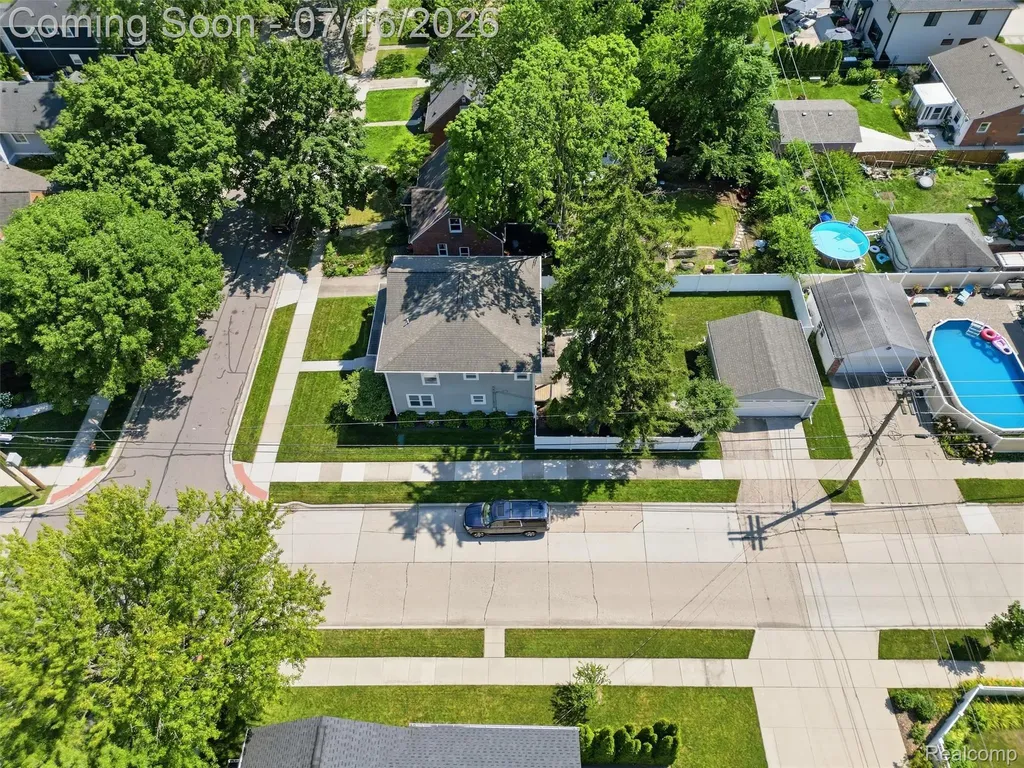 1427 N Maple Avenue Royal Oak City MI 48067
