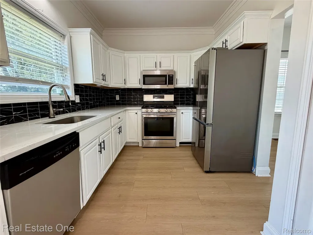 1930 Alexander Drive Westland City MI 48186