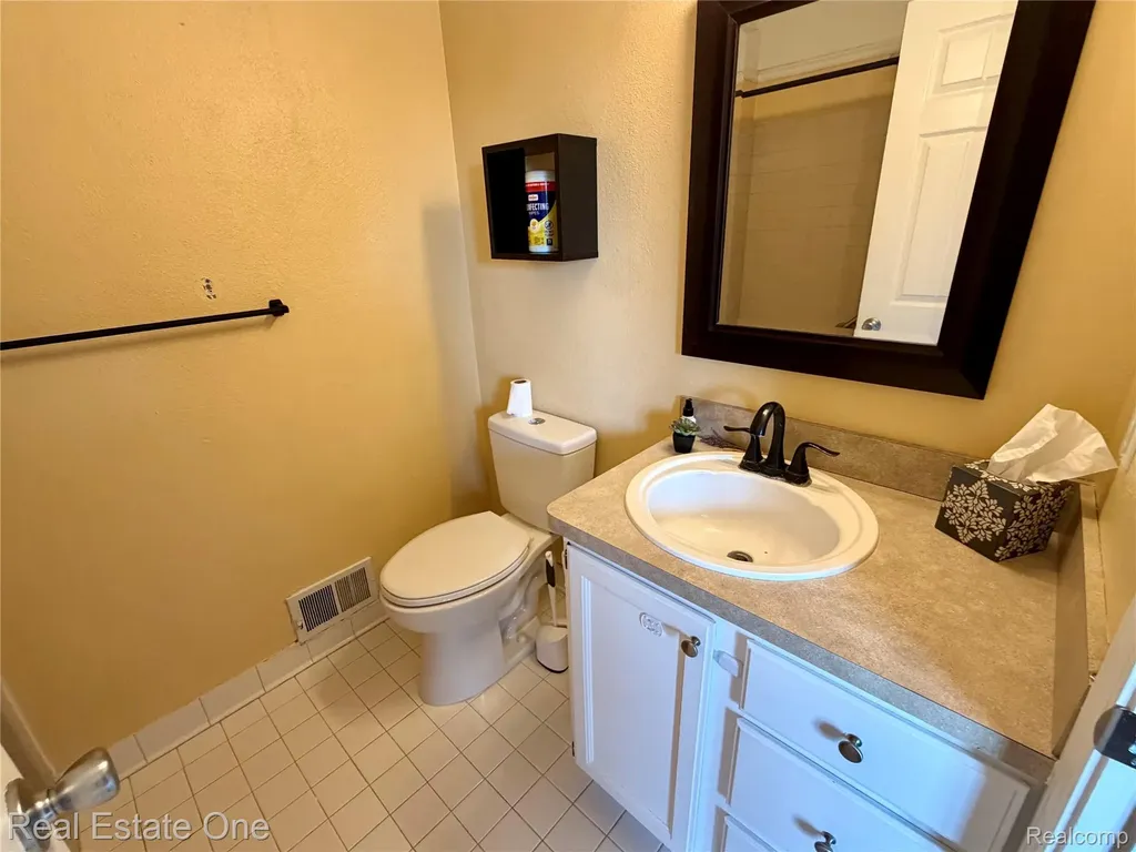 1930 Alexander Drive Westland City MI 48186