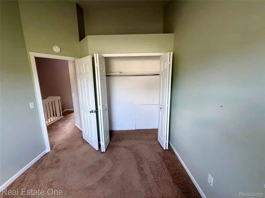 1930 Alexander Drive Westland City MI 48186