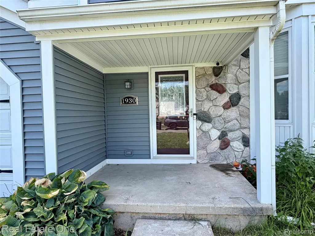 1930 Alexander Drive Westland City MI 48186
