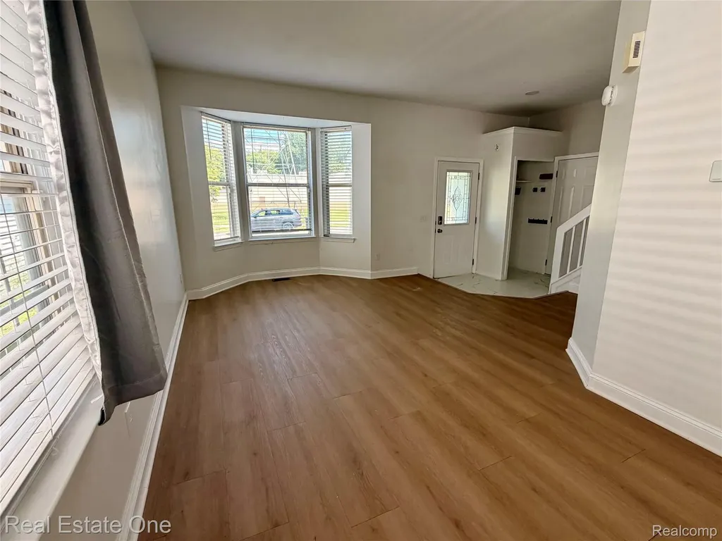 1930 Alexander Drive Westland City MI 48186