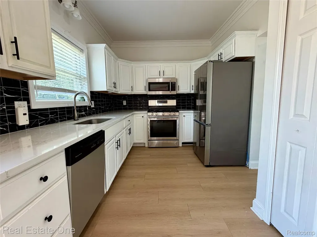 1930 Alexander Drive Westland City MI 48186
