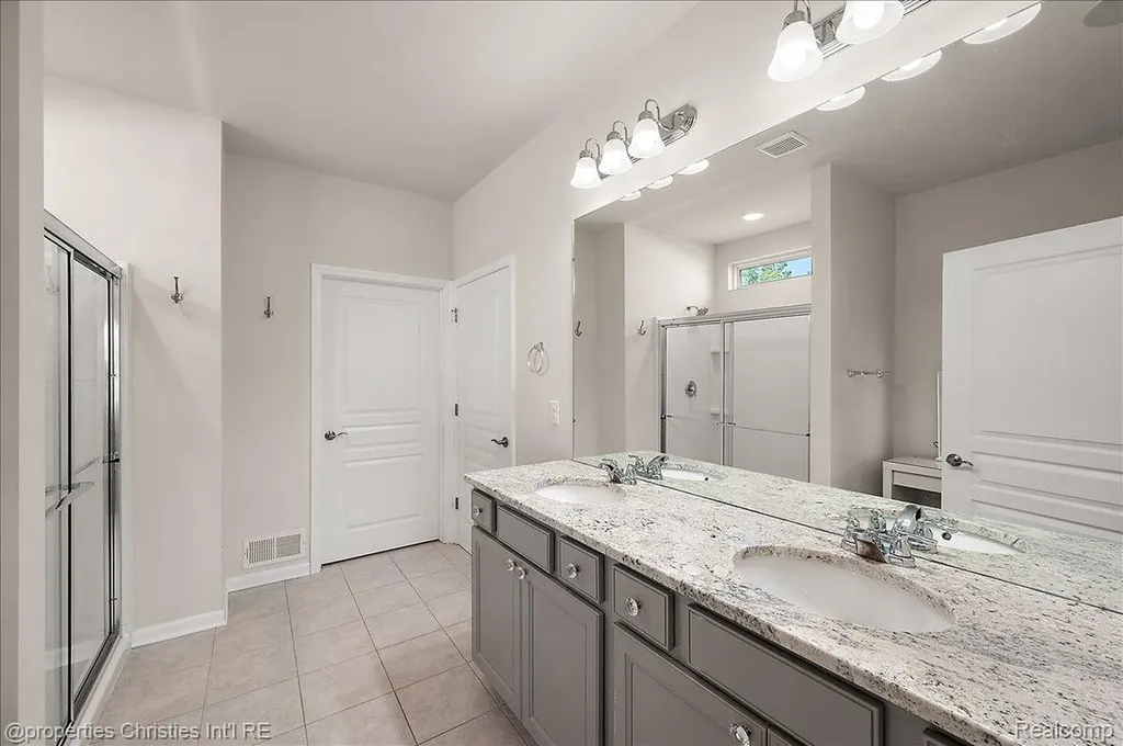 50026 Alden Canton Charter Township MI 48188
