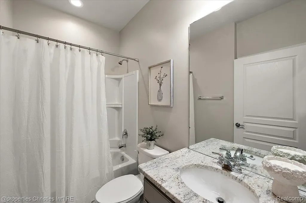 50026 Alden Canton Charter Township MI 48188