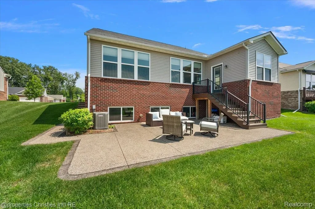 50026 Alden Canton Charter Township MI 48188