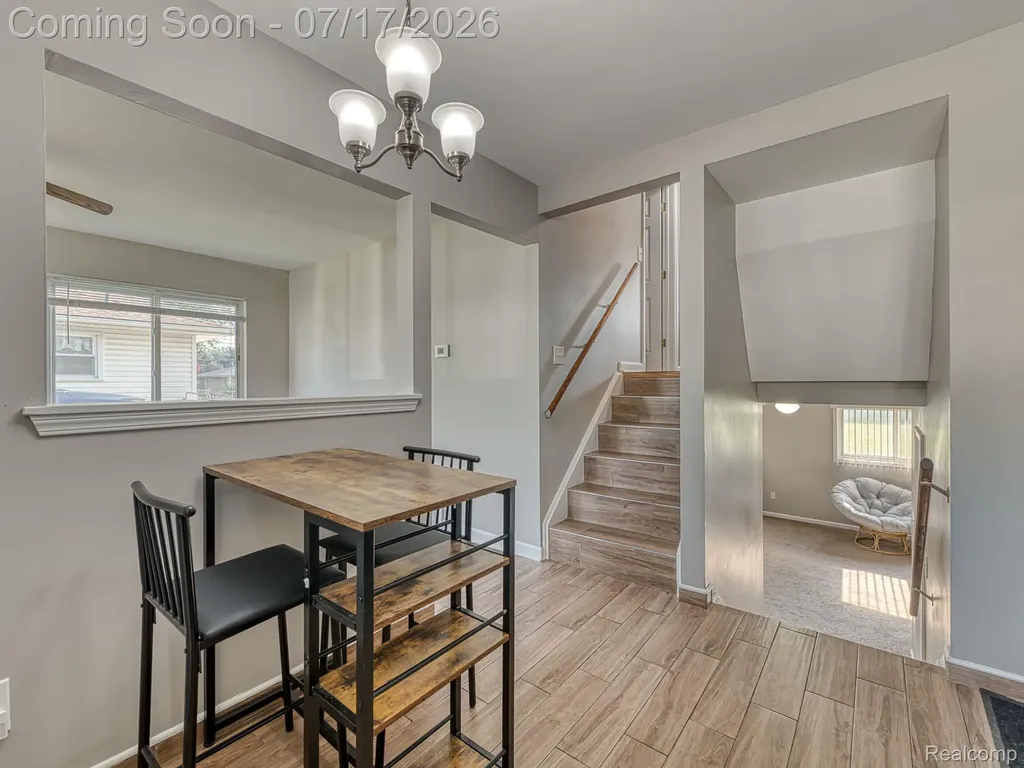 31707 Sweetbriar Rockwood City MI 48173