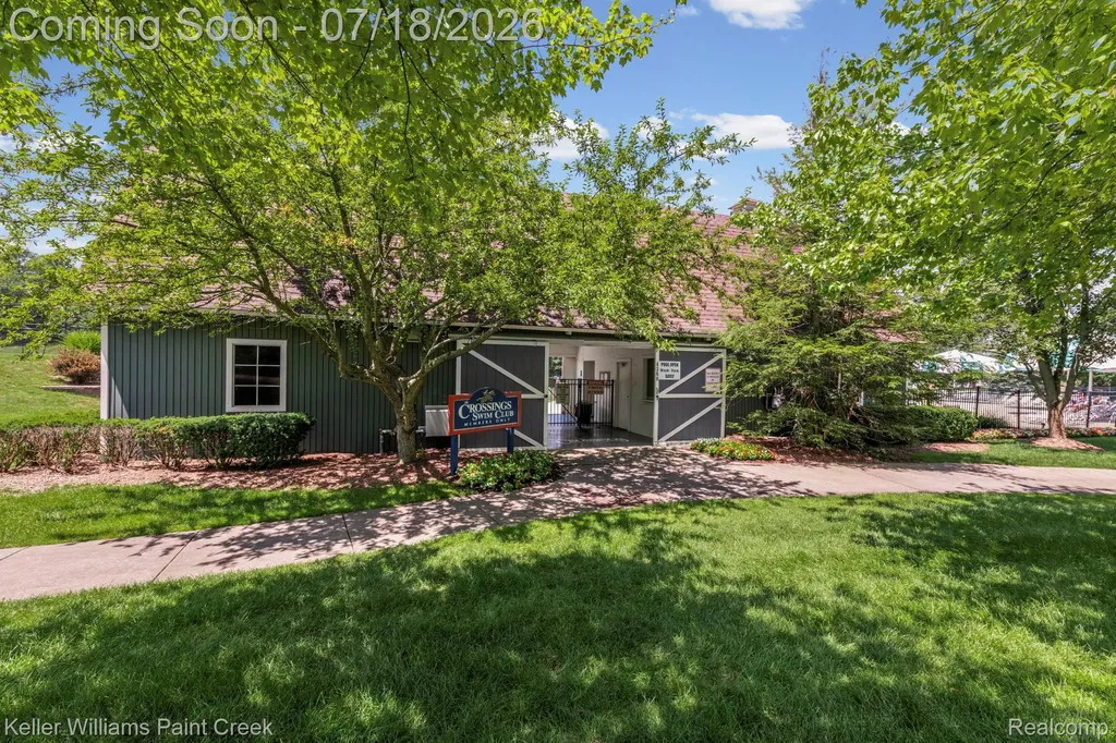 4230 Holly Lane Oakland Charter Township MI 48306