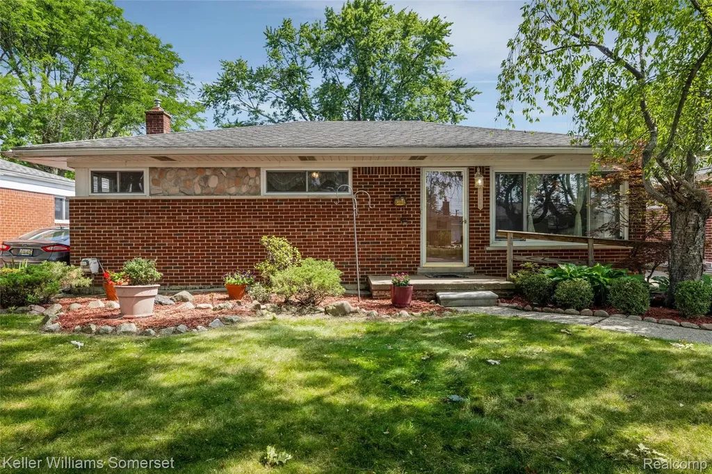 23131 Recreation Street St. Clair Shores City MI 48082
