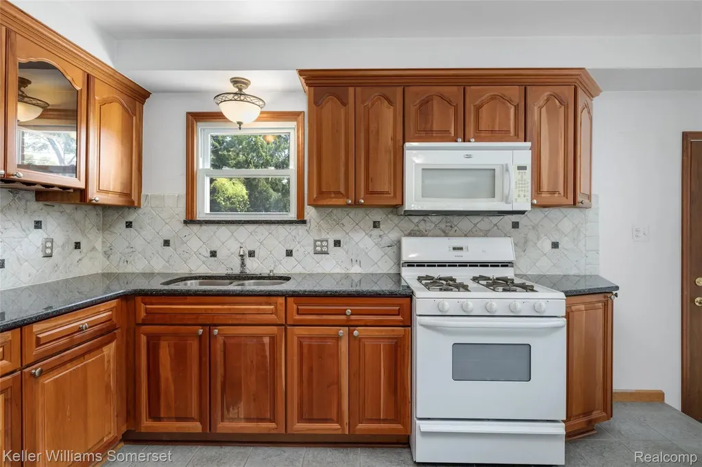 23131 Recreation Street St. Clair Shores City MI 48082