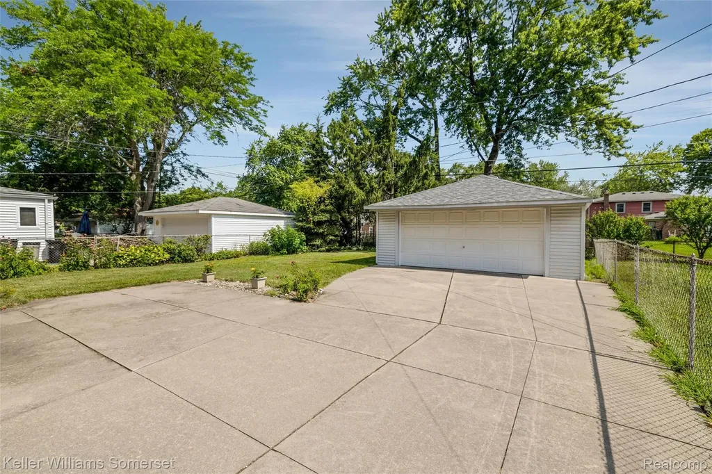 23131 Recreation Street St. Clair Shores City MI 48082