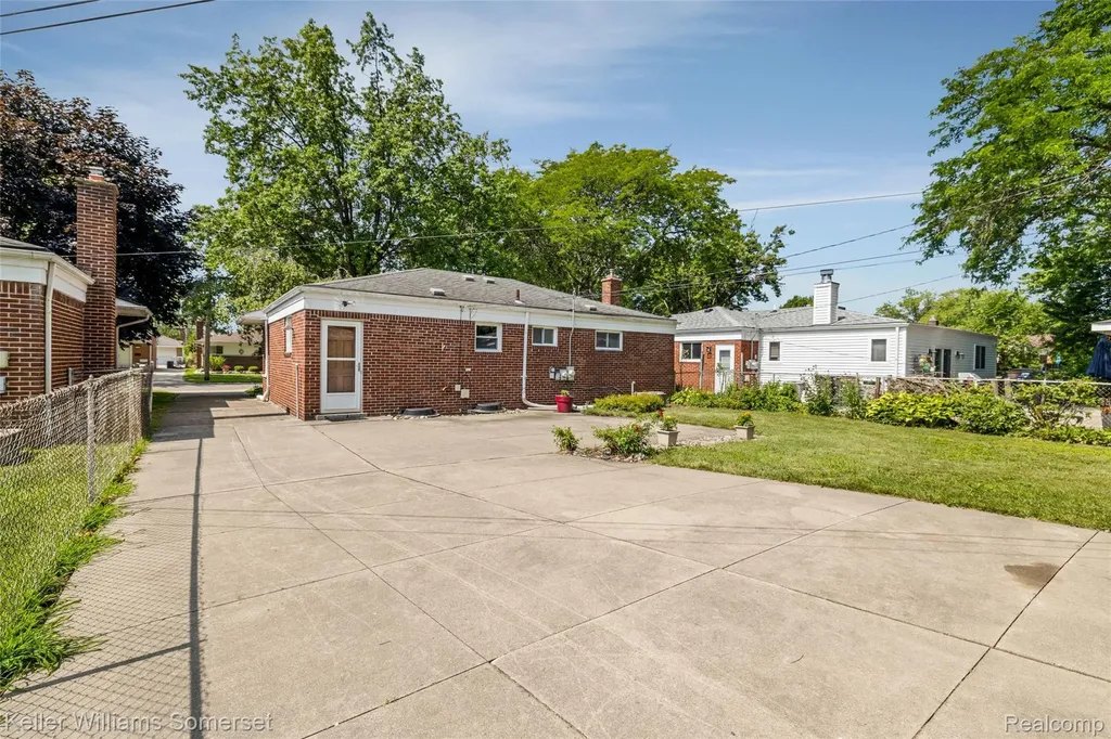23131 Recreation Street St. Clair Shores City MI 48082