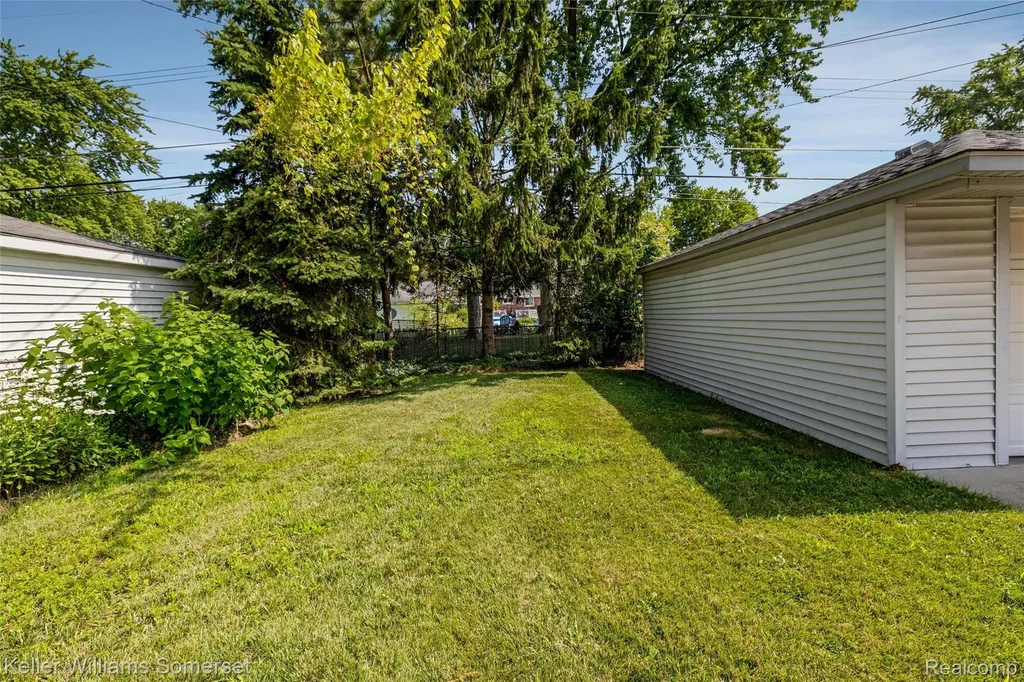 23131 Recreation Street St. Clair Shores City MI 48082
