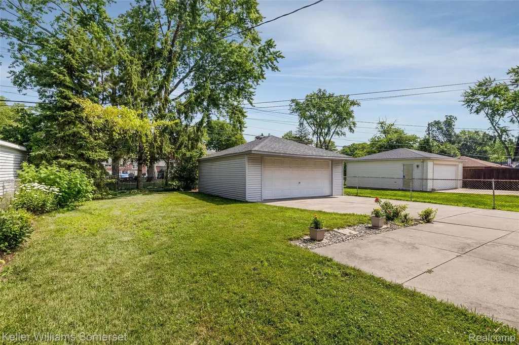 23131 Recreation Street St. Clair Shores City MI 48082