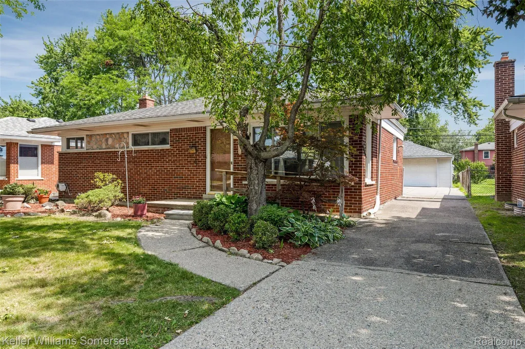23131 Recreation Street St. Clair Shores City MI 48082