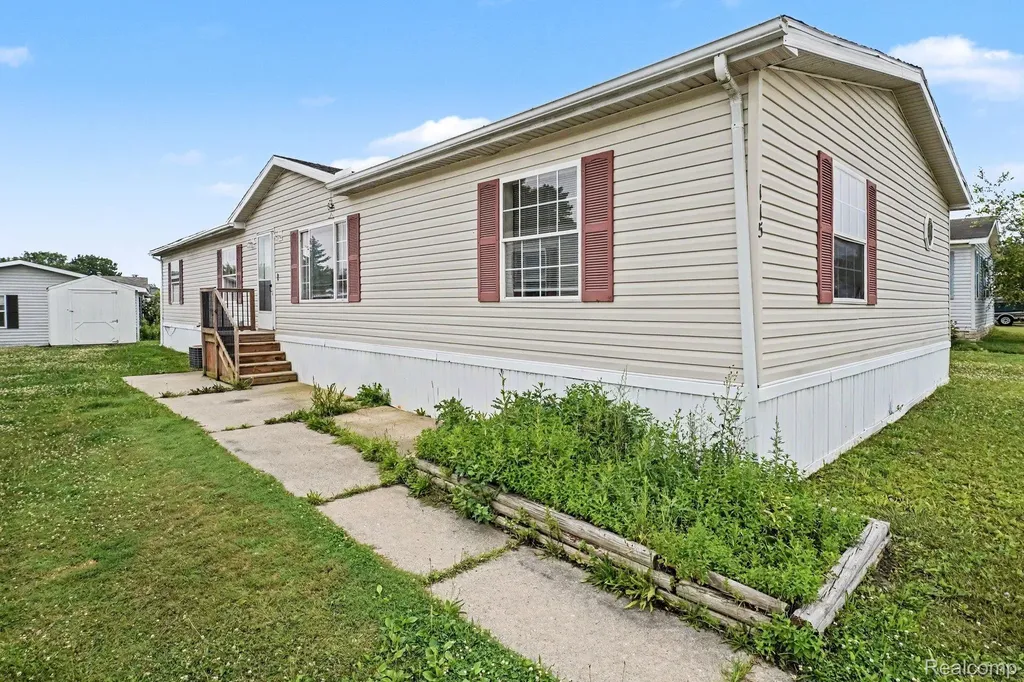 115 Fox Hound Court Grand Blanc Charter Township MI 48439