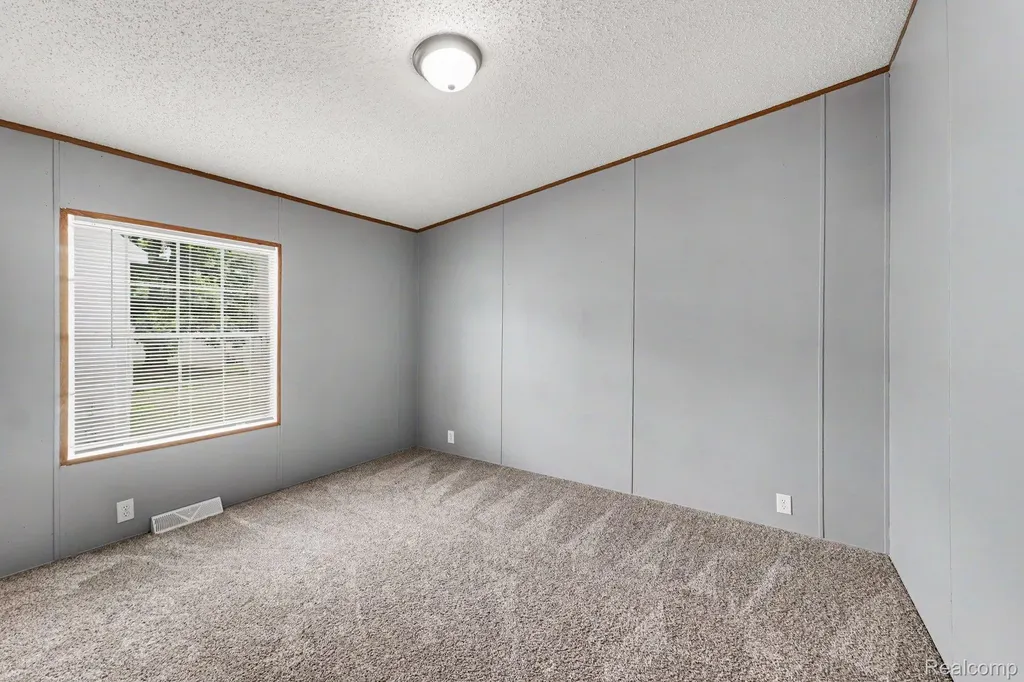 115 Fox Hound Court Grand Blanc Charter Township MI 48439