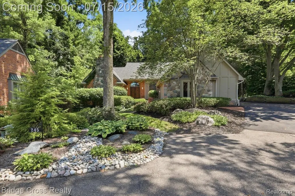 249 Norcliff Drive Bloomfield Hills City MI 48302