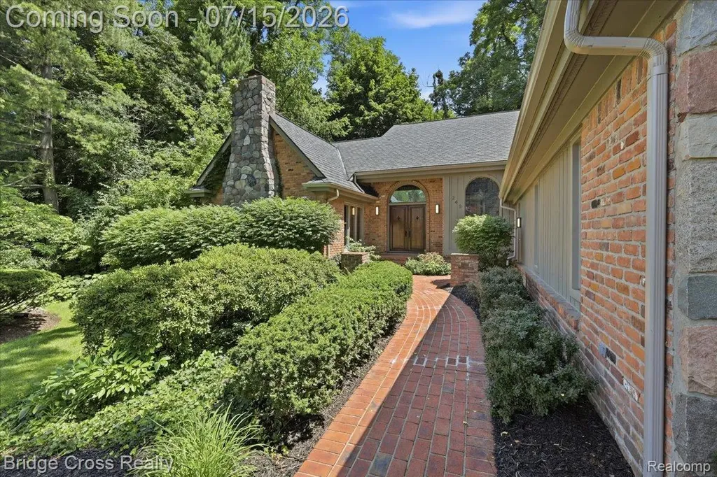 249 Norcliff Drive Bloomfield Hills City MI 48302