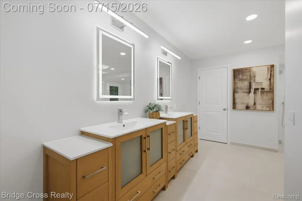 249 Norcliff Drive Bloomfield Hills City MI 48302