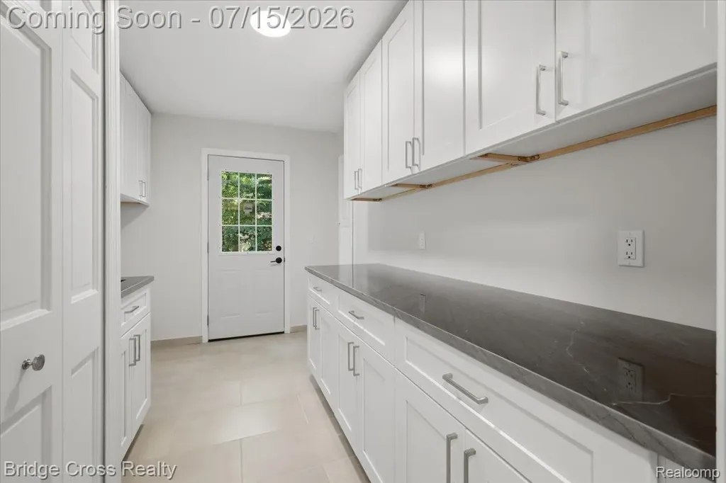 249 Norcliff Drive Bloomfield Hills City MI 48302