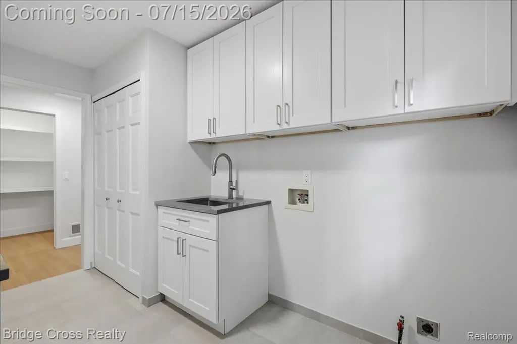 249 Norcliff Drive Bloomfield Hills City MI 48302