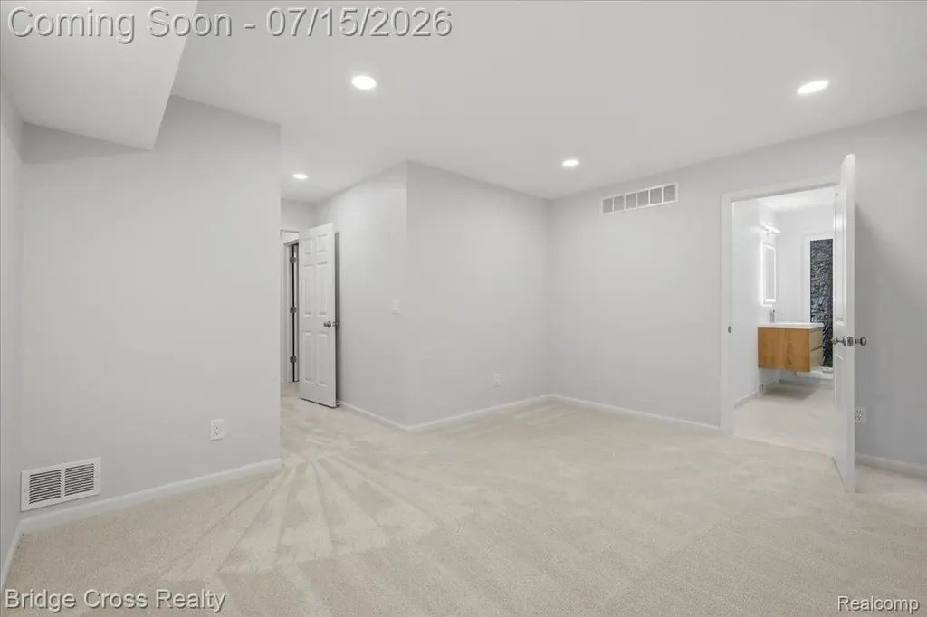 249 Norcliff Drive Bloomfield Hills City MI 48302