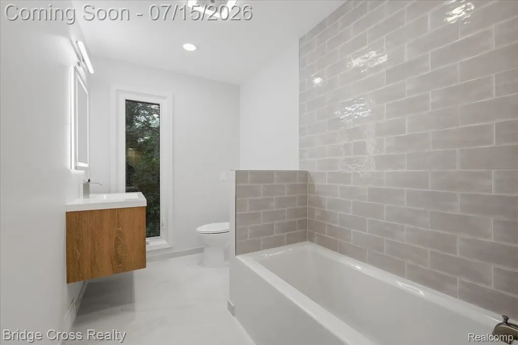 249 Norcliff Drive Bloomfield Hills City MI 48302