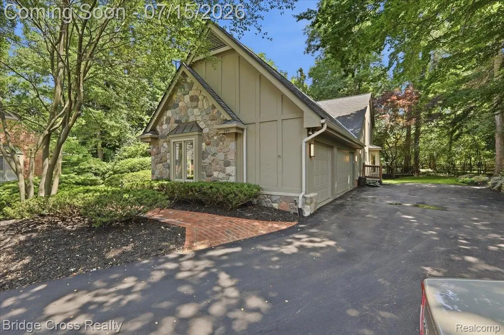 249 Norcliff Drive Bloomfield Hills City MI 48302