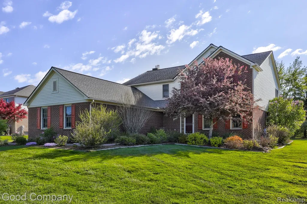 3526 Inverness Drive Oakland Charter Township MI 48306