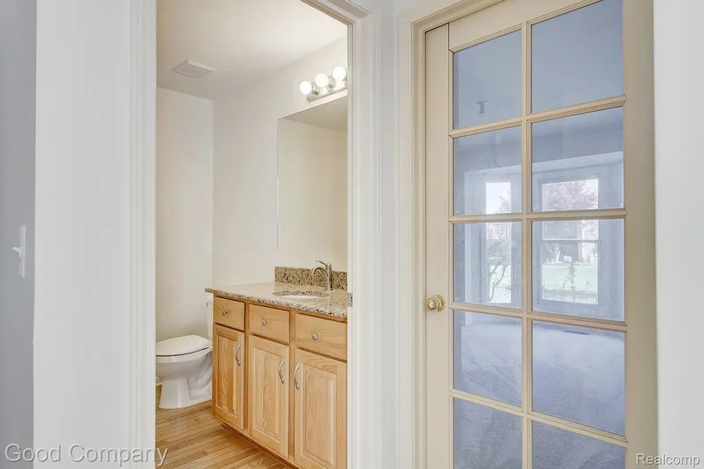 3526 Inverness Drive Oakland Charter Township MI 48306
