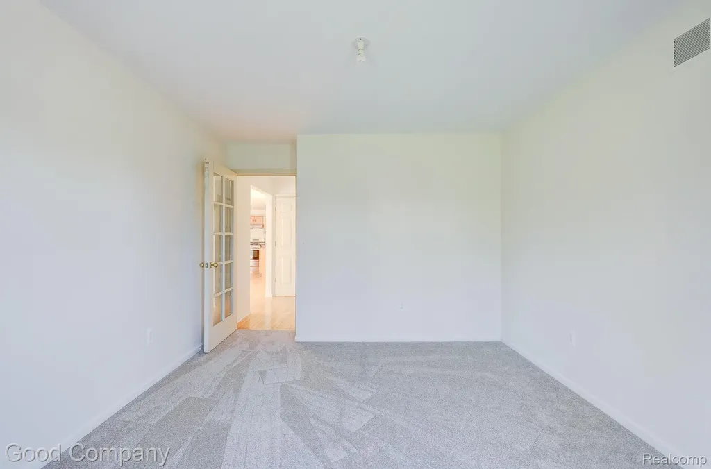 3526 Inverness Drive Oakland Charter Township MI 48306