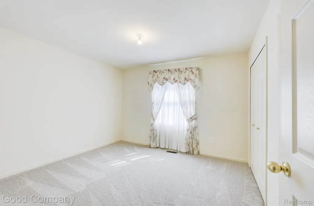 3526 Inverness Drive Oakland Charter Township MI 48306
