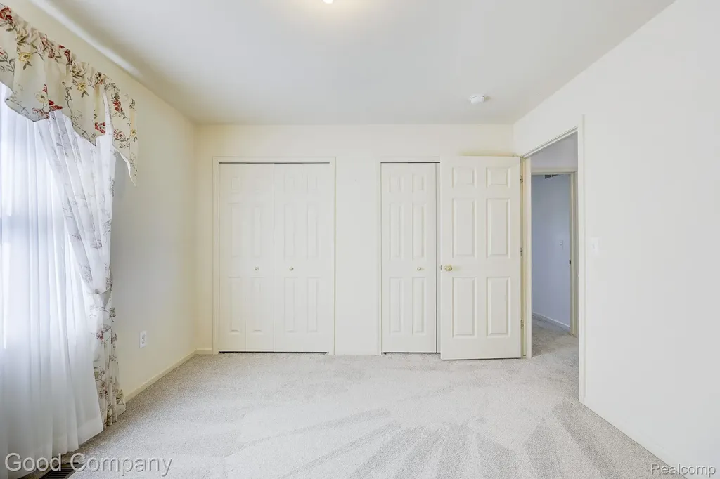 3526 Inverness Drive Oakland Charter Township MI 48306