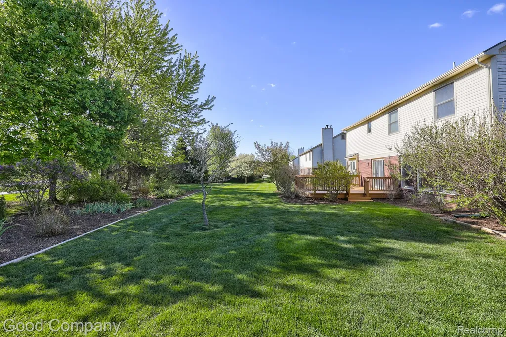 3526 Inverness Drive Oakland Charter Township MI 48306