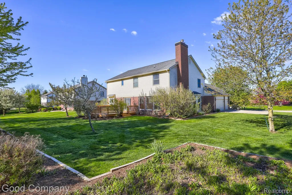 3526 Inverness Drive Oakland Charter Township MI 48306