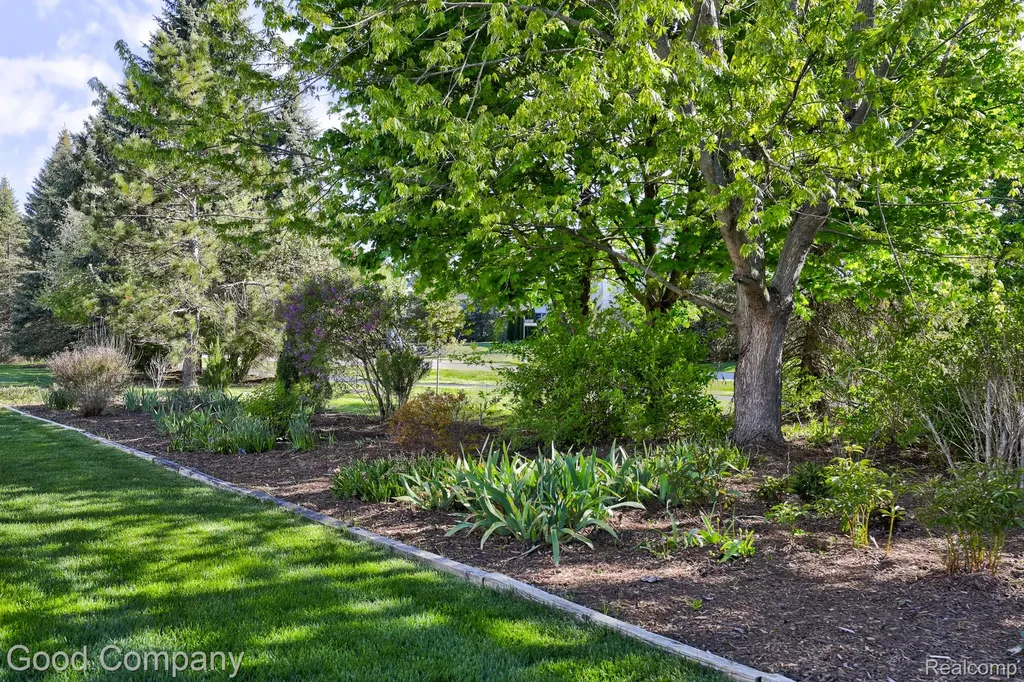 3526 Inverness Drive Oakland Charter Township MI 48306