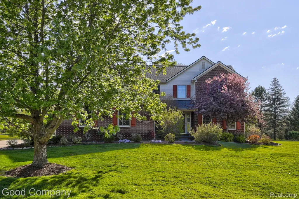 3526 Inverness Drive Oakland Charter Township MI 48306