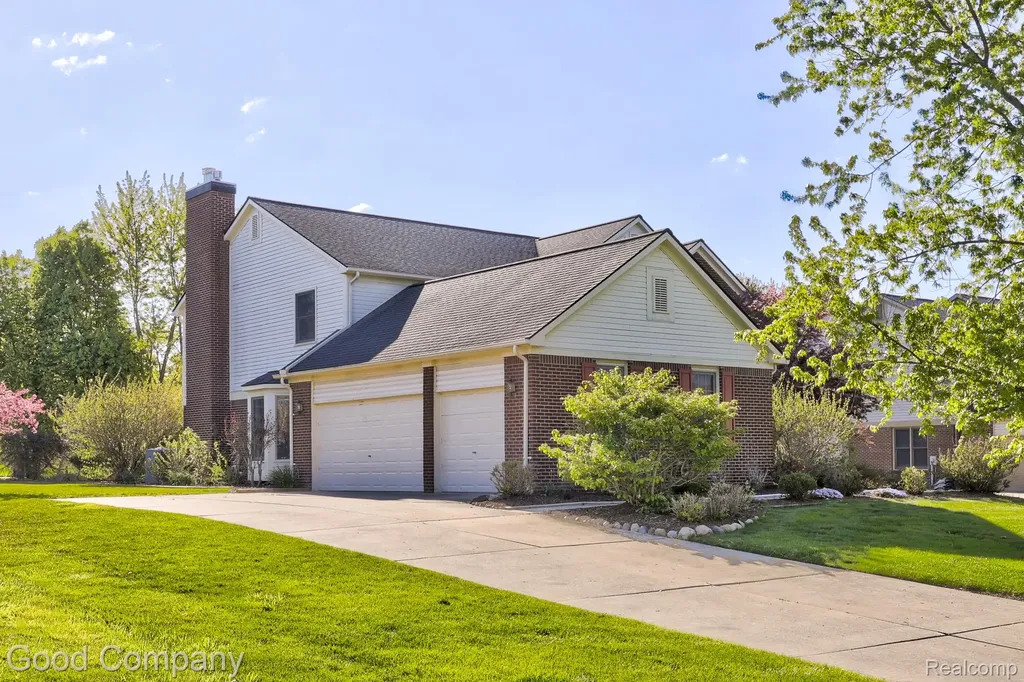 3526 Inverness Drive Oakland Charter Township MI 48306