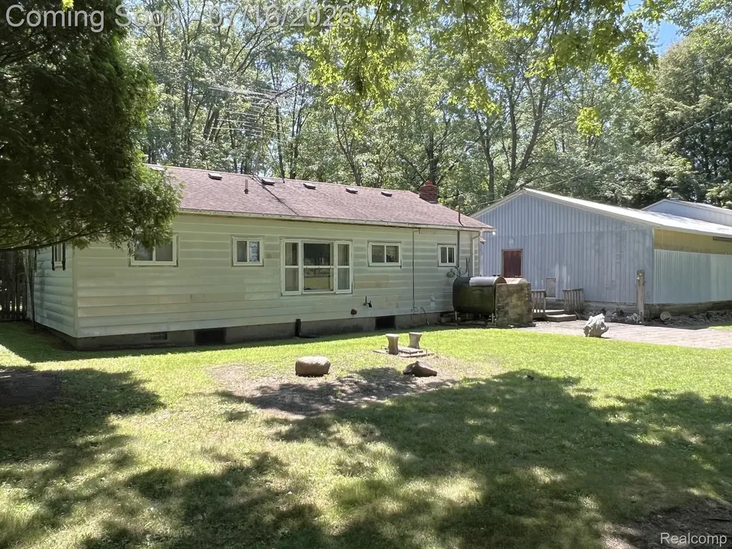 904 W Lovejoy Road Perry Township MI 48872