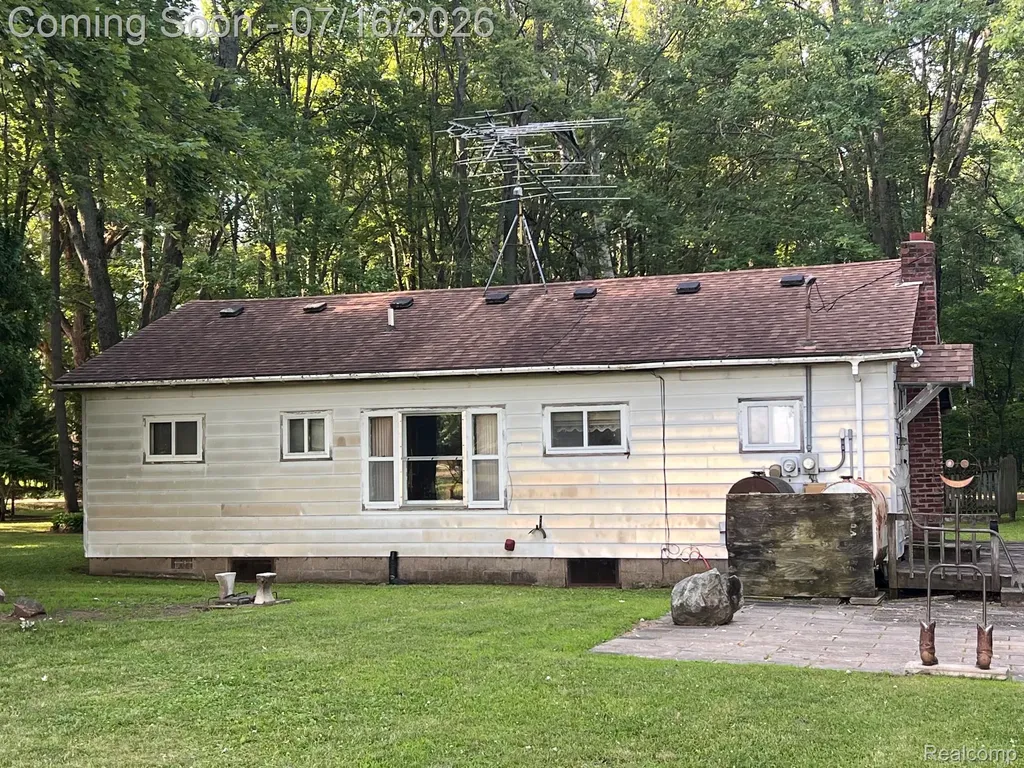 904 W Lovejoy Road Perry Township MI 48872