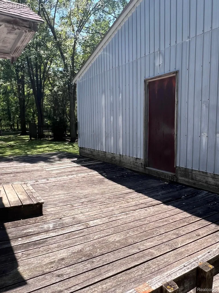 904 W Lovejoy Road Perry Township MI 48872