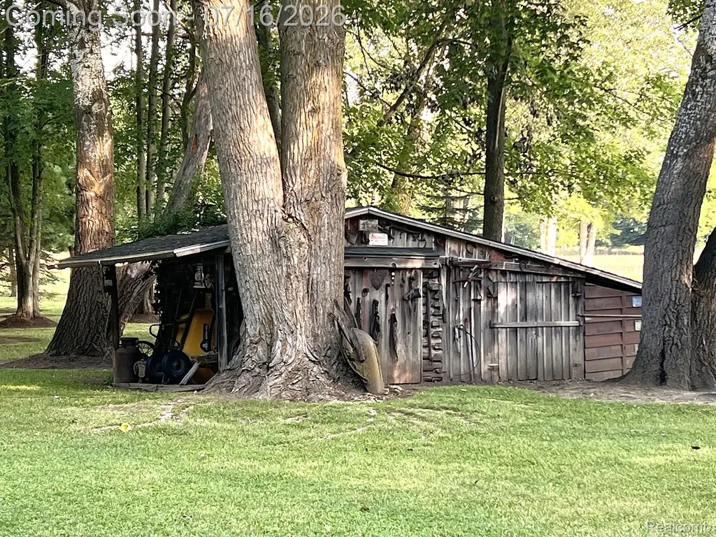 904 W Lovejoy Road Perry Township MI 48872